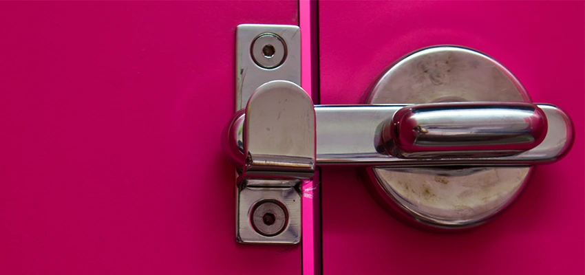 Childproof Gate Lock in Corning, California